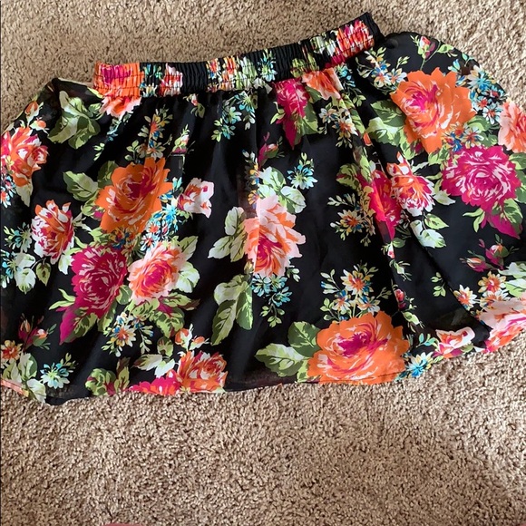 Skirt - Picture 1 of 1